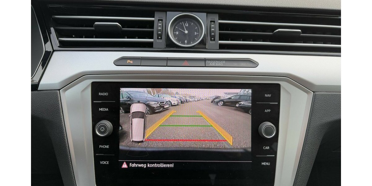 VW Passat 1.4 TSI PANORAMA/KAMERA/NAVI/DSG/MASSAGE 96.303 km 16.900 &euro; Villingen-Schwenningen 78054