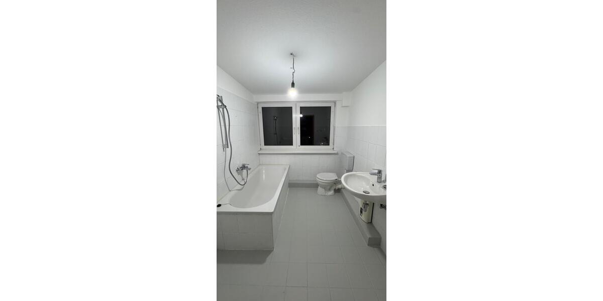 Helle 2-Zimmer-Wohnung mit neuer Küche & Stellplatz 2 zimmer