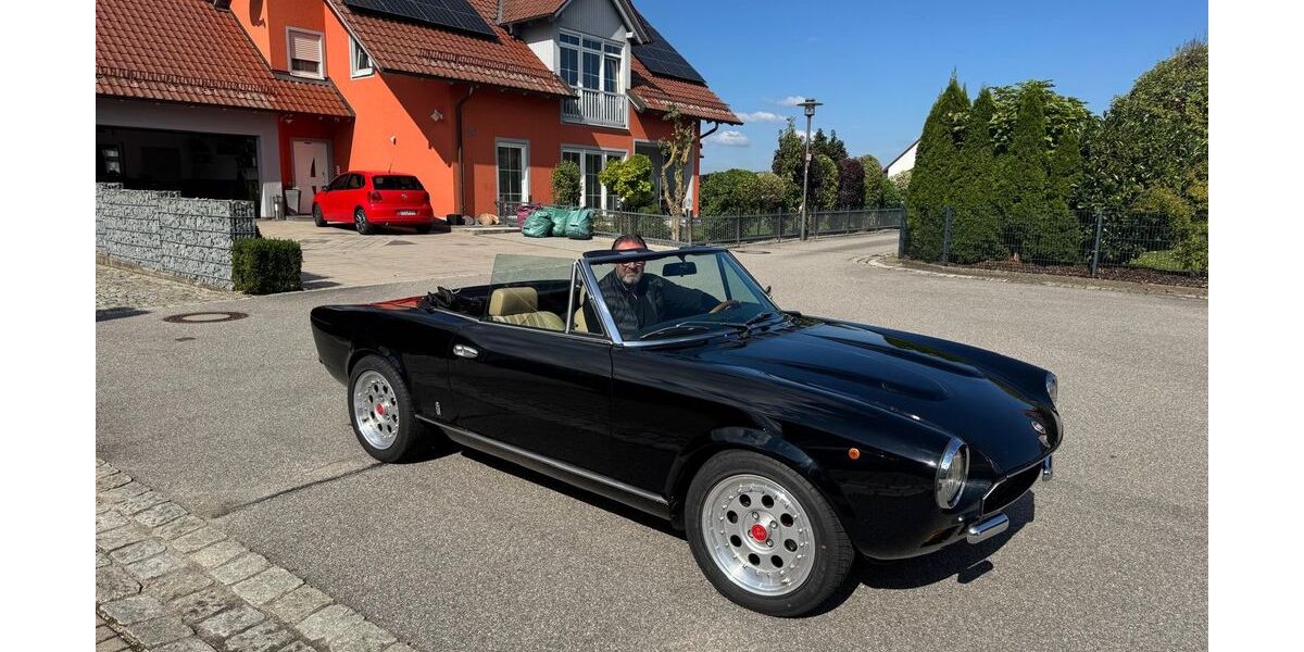 Fiat 124 Spider 94.000 km 16.900 € Regensburg 93047
