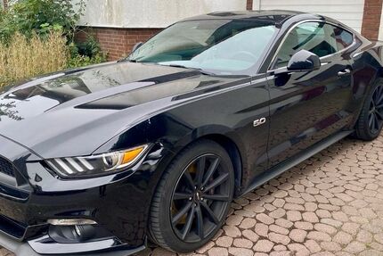 Ford Mustang 64.000 km 32.500 € Diekholzen 31199