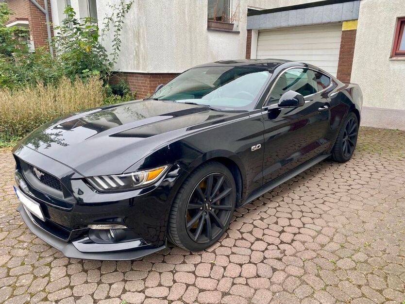 Ford Mustang 64.000 km 32.500 € Diekholzen 31199