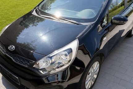 Kia Rio 61.787 km 5.899 &euro; Halle 06116