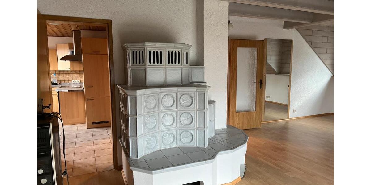 Dachgeschoßwohnung Maxhütte-Haidhof Haidhof - 3 Zimmer, 105 m&sup2;, 1.250&euro; | Angebot:24849794