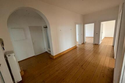 5- Zimmer AltbauWohnung WG geeignet