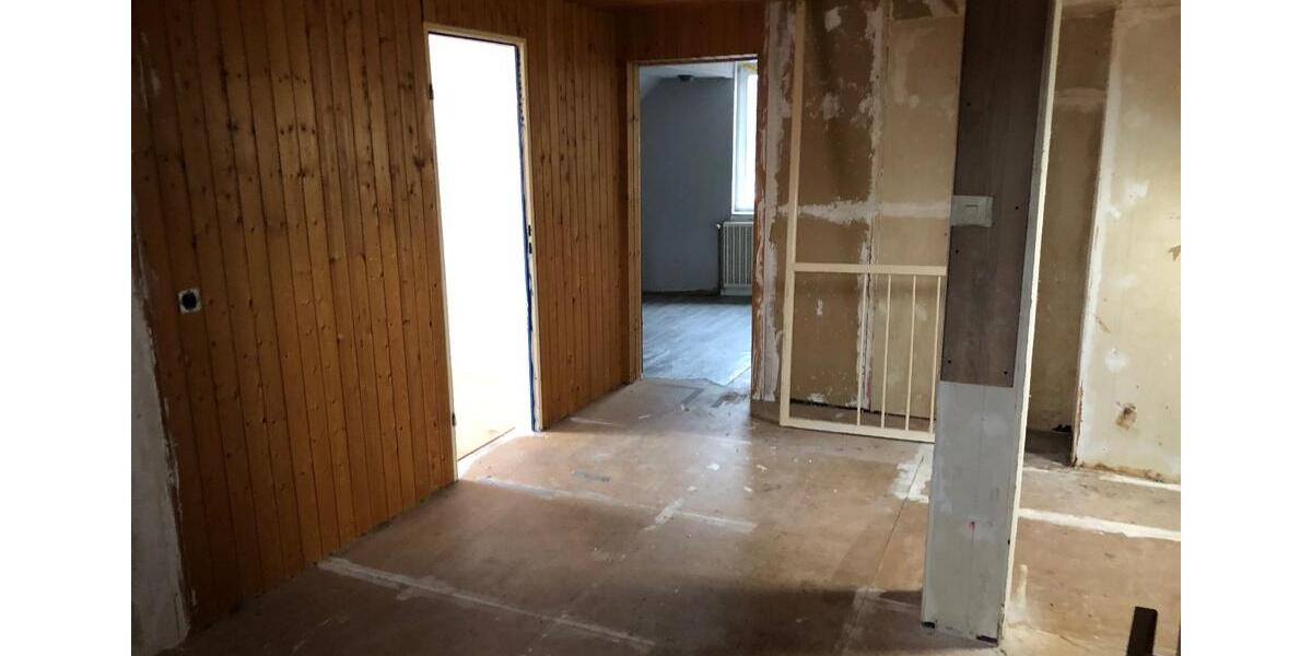 Einfamilienhaus Dassel - 9 Zimmer, 200 m&sup2;, 500&euro; | Angebot:26091813