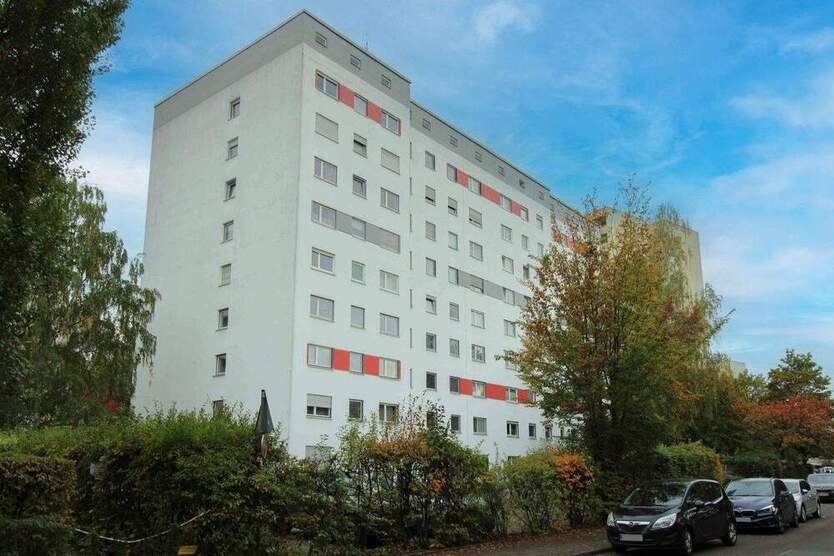 Sanierte 4-Zimmer-Wohnung mit Südbalkon und Weitblick in Erlangen 4 zimmer