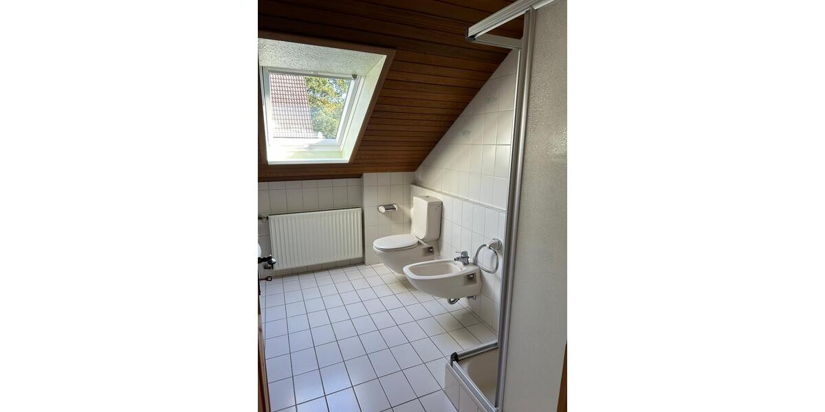 Einfamilienhaus Lage - 8 Zimmer, 200 m&sup2;, 1.900&euro; | Angebot:27615007