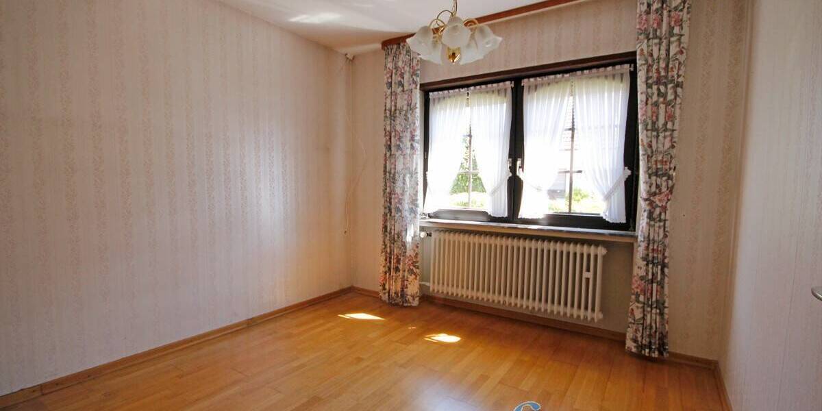 Mehrfamilienhaus, Wohnhaus Püttlingen - 6 Zimmer, 265.000&euro; | Angebot:26376561