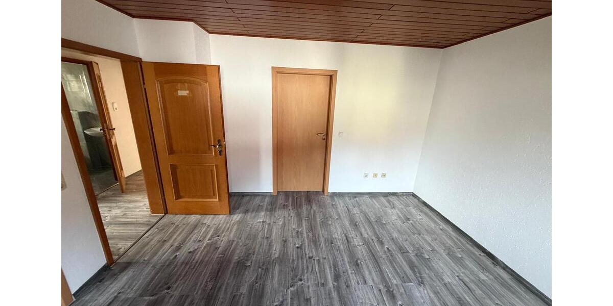 Etagenwohnung Ottweiler - 3 Zimmer, 70 m&sup2;, 650&euro; | Angebot:26223393