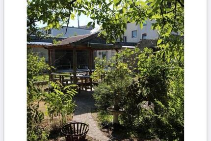 Befristet 6-9 Monate Haus mit 3 Wohneinheiten und Garten 5 zimmer