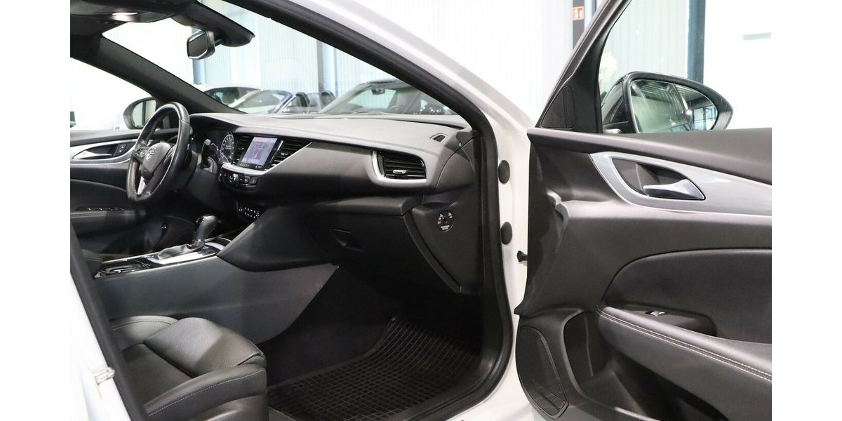 Opel Insignia 2.0 ST 4x4 OPC-LINE GSI WHITE / VC+HUD 140.000 km 18.555 &euro; Hamm 59077