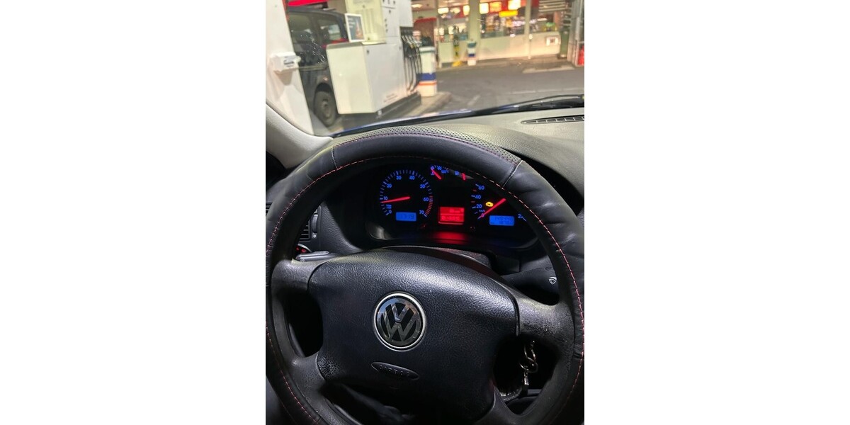 VW Golf IV 162.000 km 2.600 &euro; Frankfurt am Main 60311