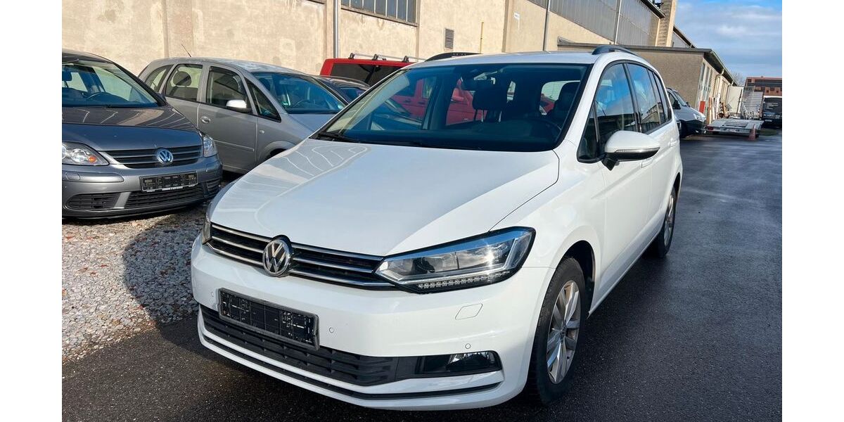 VW Touran 236.500 km 9.900 &euro; Kissing 86438