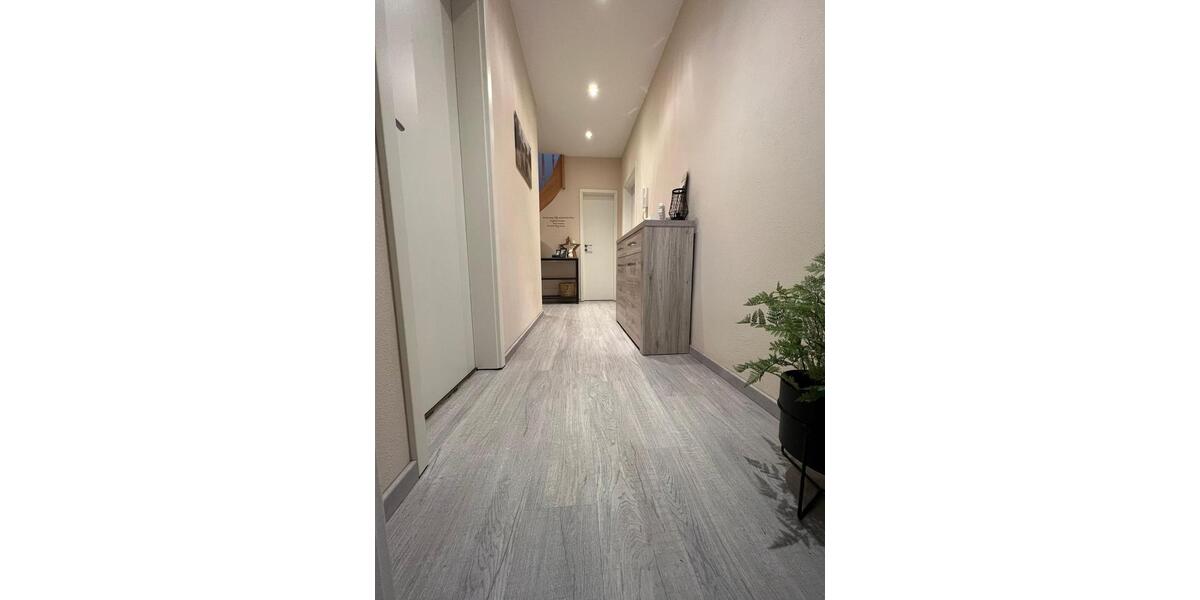 Einfamilienhaus Lauchhammer - 7 Zimmer, 164 m&sup2;, 285.000&euro; | Angebot:26373391