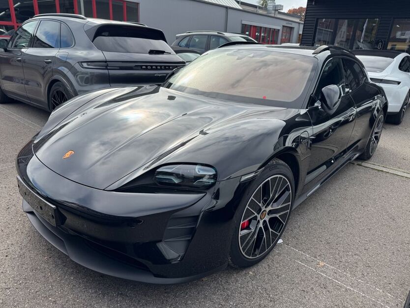 Porsche Taycan 28.000 km 89.000 € Rietheim-Weilheim 78604