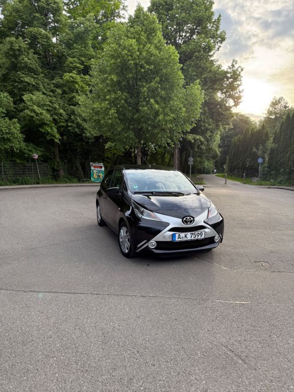 Aygo (X)