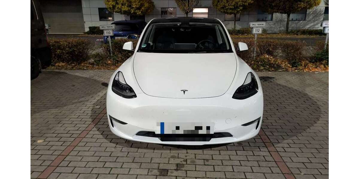 Tesla Model Y 54.000 km 30.999 &euro; Reick (Dresden) 01237