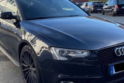 Audi A5 194.843 km 12.490 € Hamburg 22083