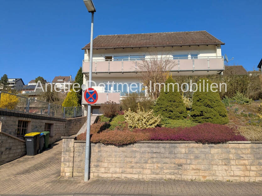 Gepflegtes Zweifamilienhaus mit 3 Garagen und Panorama über Alfeld