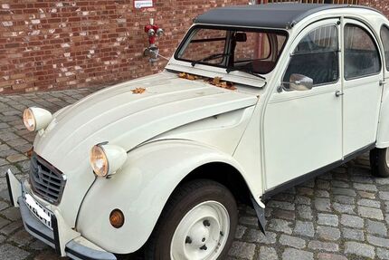 Citroen 2 CV 104.000 km 9.900 &euro; Berlin 10829