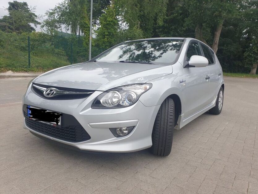 i30
