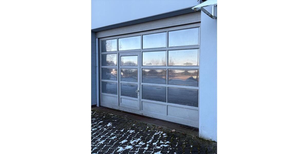 Lagerhalle Stellplatzhalle Gewerbehalle ca 190m2 mit Sektionaltor zimmer