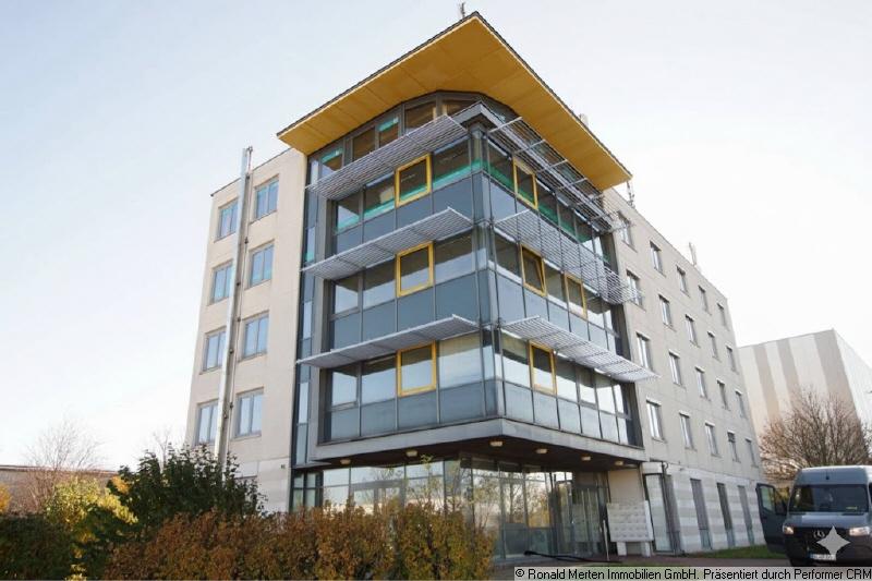 attraktive Büroflächen mit Fahrstuhl und Stellplätzen zimmer