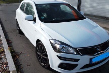 Kia pro ceed / ProCeed 108.000 km 5.900 &euro; Ettringen 86833