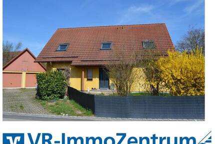 Attraktives Einfamilienhaus mit großer EinliegerWohnung
