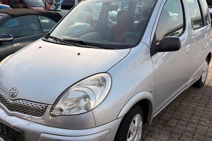 Toyota Yaris 79.000 km 2.450 &euro; Betzenstein 91282