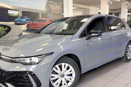 VW Golf 2.500 km 40.480 &euro; Idstein 65510