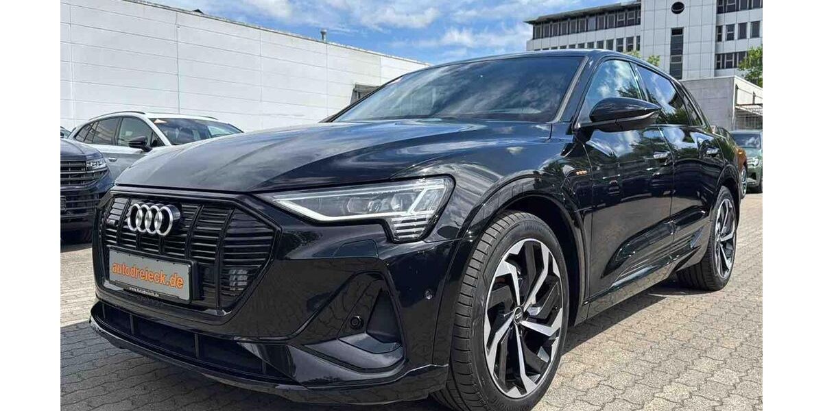 Audi e-tron 17.115 km 42.950 &euro; Hamburg 22047