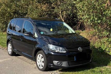 VW Touran 141.087 km 9.000 &euro; Troisdorf 53844