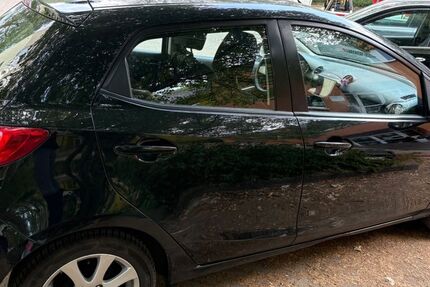 Mazda 2 64.280 km 4.800 &euro; Dortmund 44269