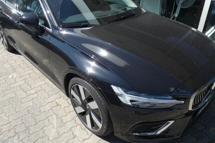 Volvo V60 2.900 km 66.666 € Neubrandenburg 17033
