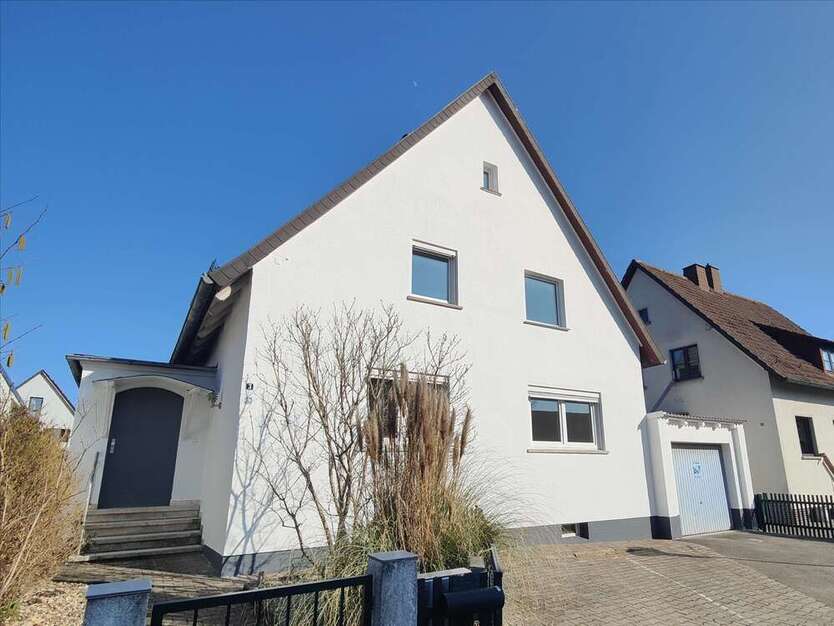 Haus zum Kaufen in Rödental 345.000 € 231 m²