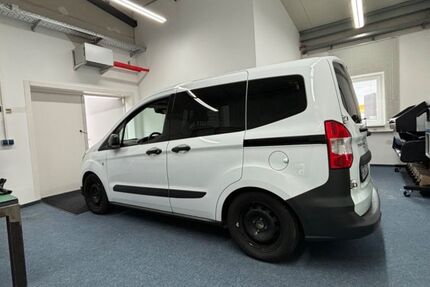Ford Transit Courier 112.000 km 8.900 &euro; Cadolzburg 90556