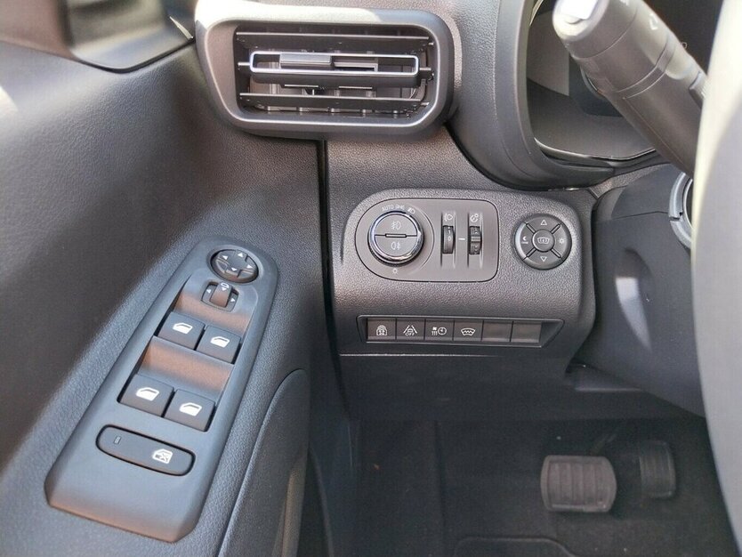 Opel Combo Life - e Ultimate 1.500 km 28.290 € HAAN 42781