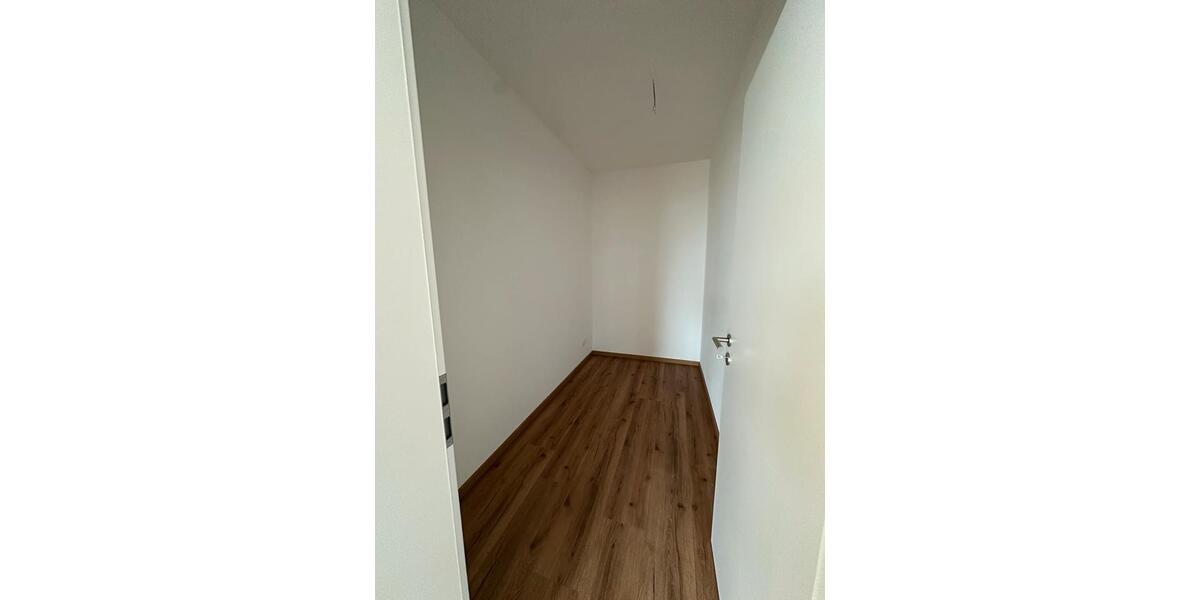 Erdgeschoßwohnung Cham - 3 Zimmer, 110 m&sup2;, 1.050&euro; | Angebot:26464356