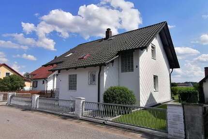 Haus zum Kaufen in Eggenfelden 255.000 € 110 m² 5 zimmer