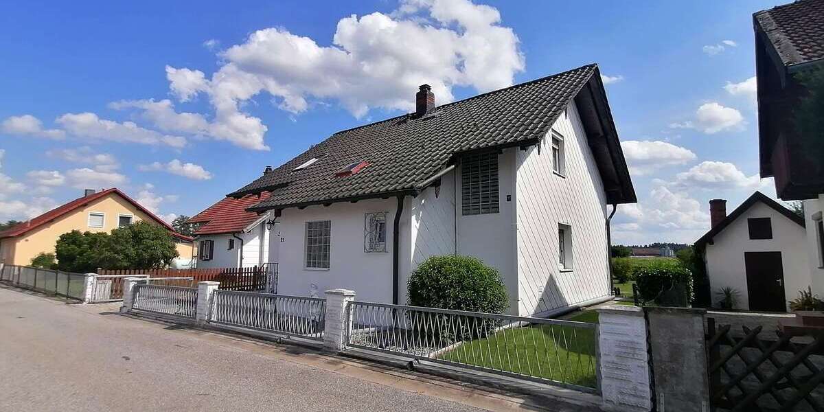 Haus zum Kaufen in Eggenfelden 255.000 € 110 m² 5 zimmer