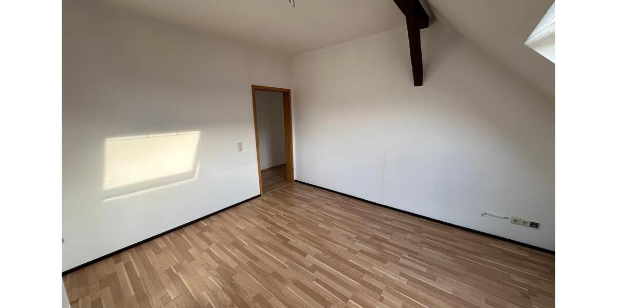 Dachgeschoßwohnung Meuselwitz - 3 Zimmer, 48 m&sup2;, 280&euro; | Angebot:25751005