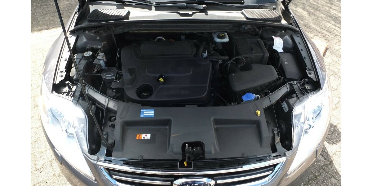 Ford Mondeo 2.0TDCi AUTOMATIC-PROBLEME NAVI XENON PDC B 143.215 km 7.000 &euro; Köln 50858