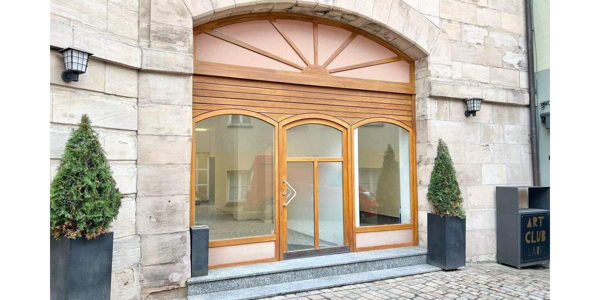 ***REPRÄSENTATIVE LADENEINHEIT *** IN BESTER LAGE AM MARKTPLATZ IN LAUF 3 zimmer