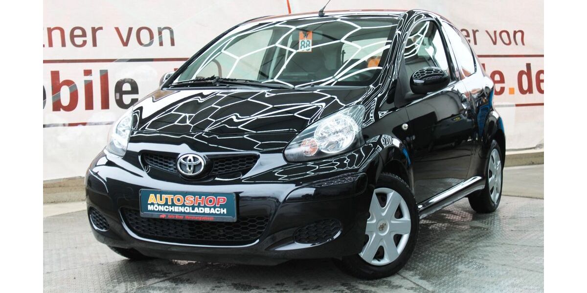 Toyota Aygo (X) 114.000 km 4.200 &euro; Mönchengladbach 41066