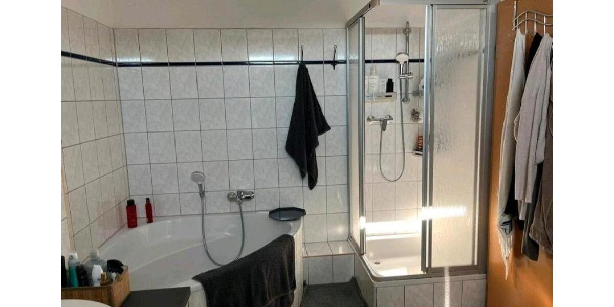 Dachgeschoßwohnung Chemnitz Bernsdorf - 2.5 Zimmer, 77 m&sup2;, 362&euro; | Angebot:26612324