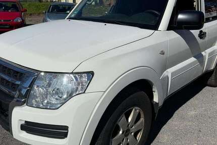 Mitsubishi Pajero 315.000 km 11.900 &euro; Zwickau 08058