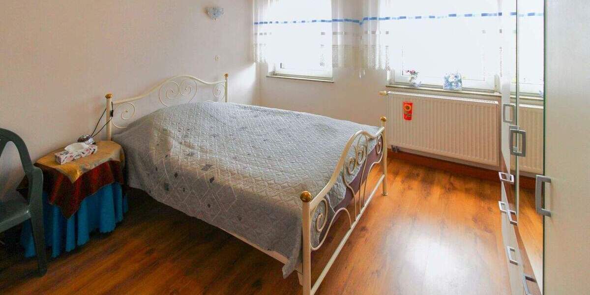 Reihenmittelhaus Heinsberg Oberbruch - 6 Zimmer, 172 m&sup2;, 280.000&euro; | Angebot:25472682