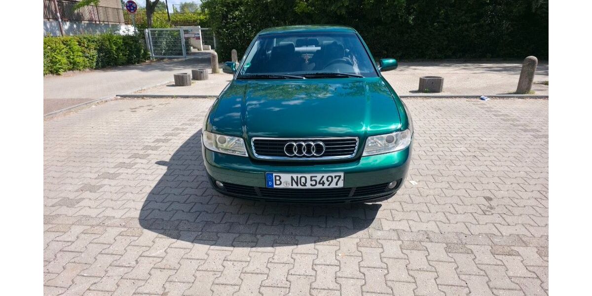 Audi A4 151.700 km 3.900 &euro; berlin 12207