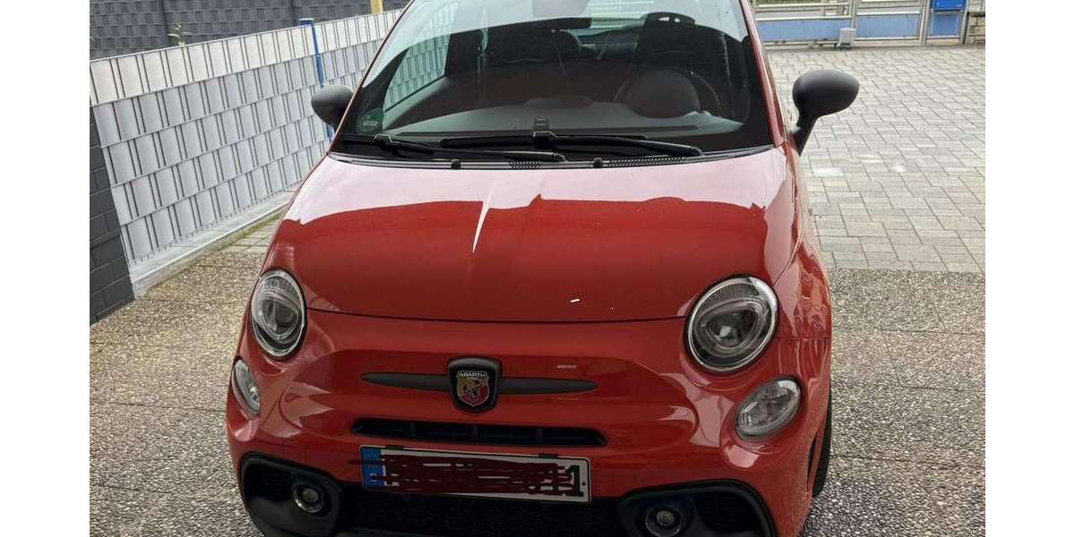 Abarth 695 9.850 km 27.980 &euro; Ketsch 68775
